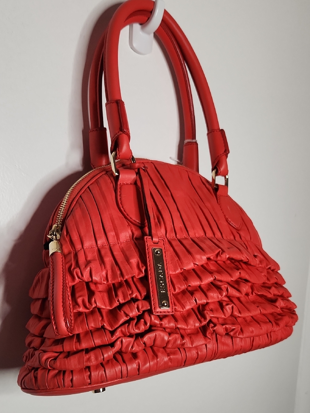 ESCADA PLEATED LEATHER Satchel. EUC Preloved item sold as is - Picture 2 of 8